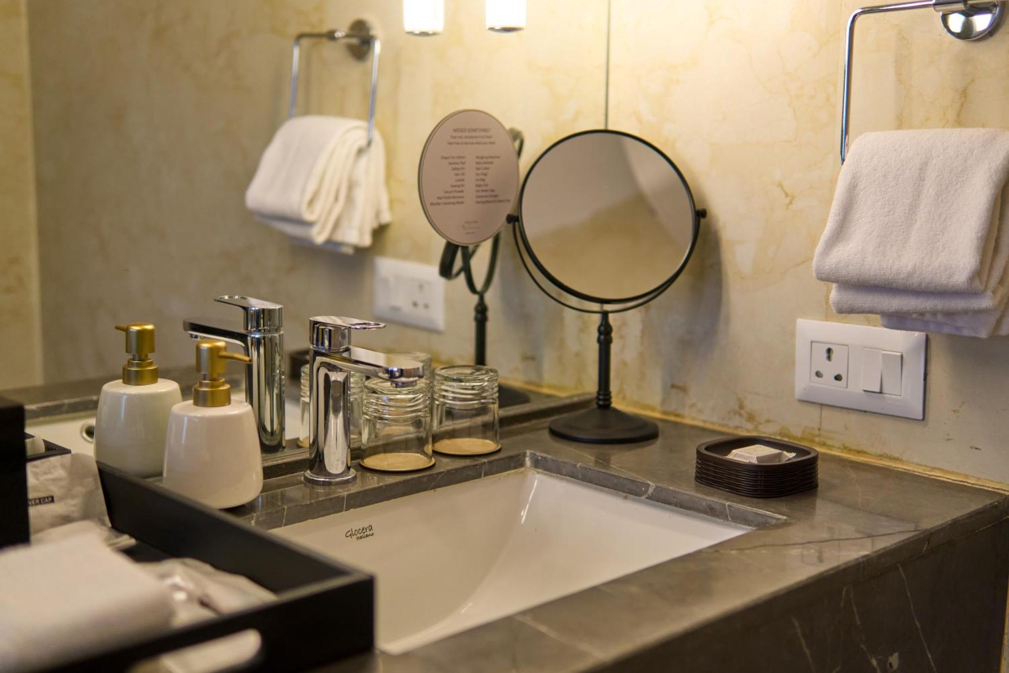 Shulem Boutique Hotel Dimāpur المظهر الخارجي الصورة